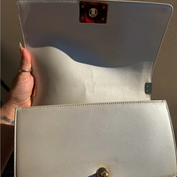 Chanel White Cube Medium Boy Bag Shoulder Bag with Gold Chain - Picture 7 of 12